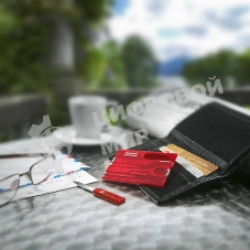 Швейцарская карта Victorinox SwissCard Classic (0.7100.T) красный полупрозначный коробка подарочная